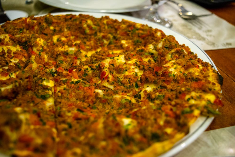 Food in Istanbul: Lahmacun