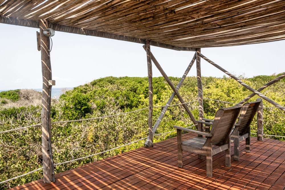 Tofo, Mozambique: Chairs overlooking Ocean