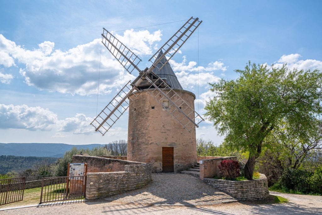 Jerusalem Windmill, one of the best things to do in goult france