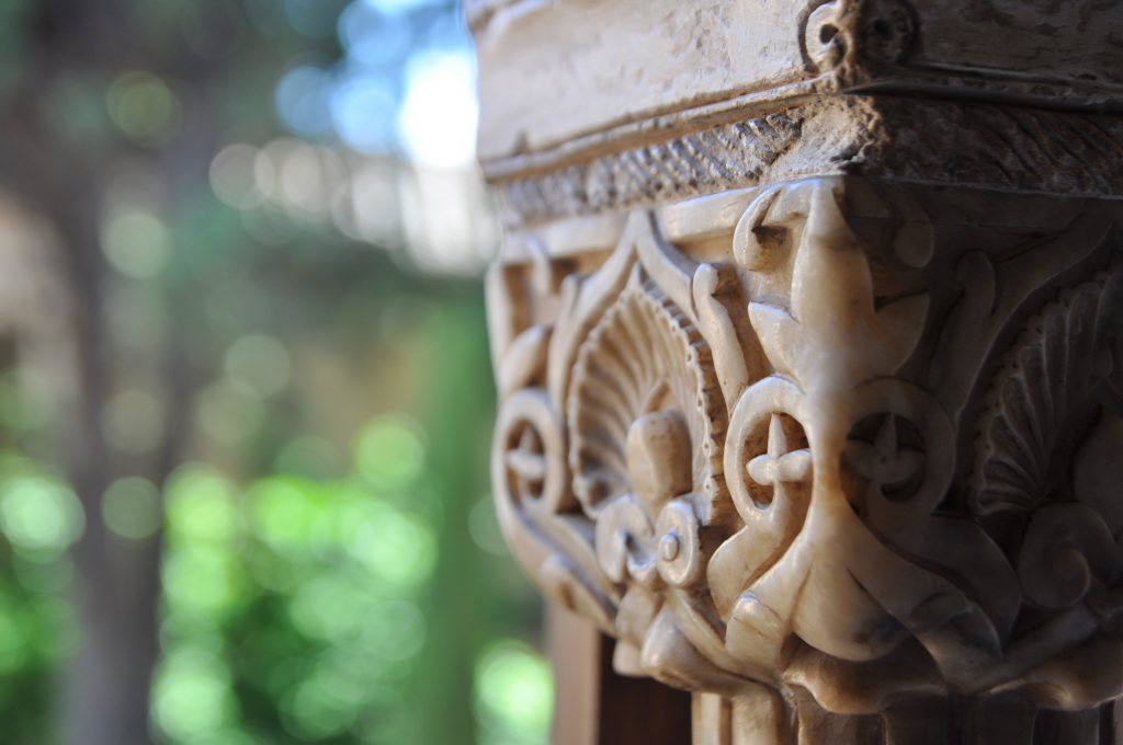 detail shot of decor in alhambra tickets