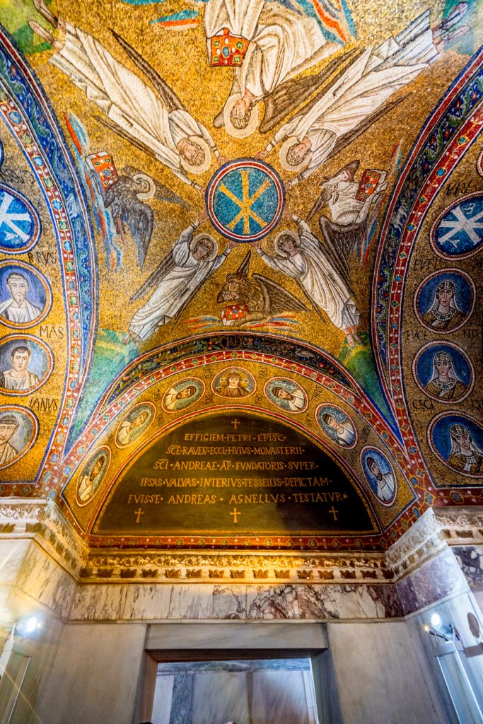 ceiling mosaic in st andrews chapel, one of the best ravenna mosaics to visit