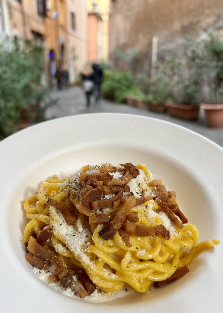 carbonara from il maritozzo rosso, one of the best places to eat in trastevere rome