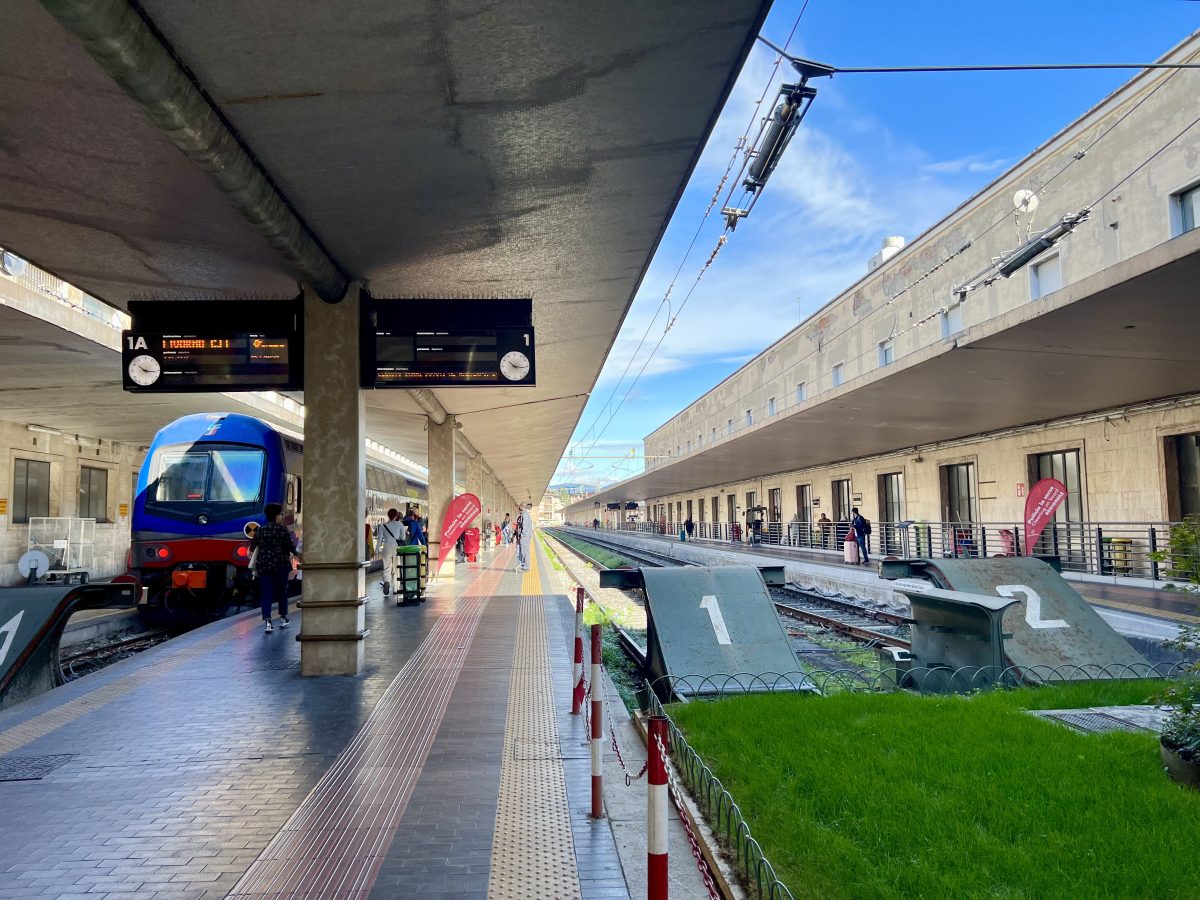 platforms 1a, 1, and 2 in firenze santa maria novella train station